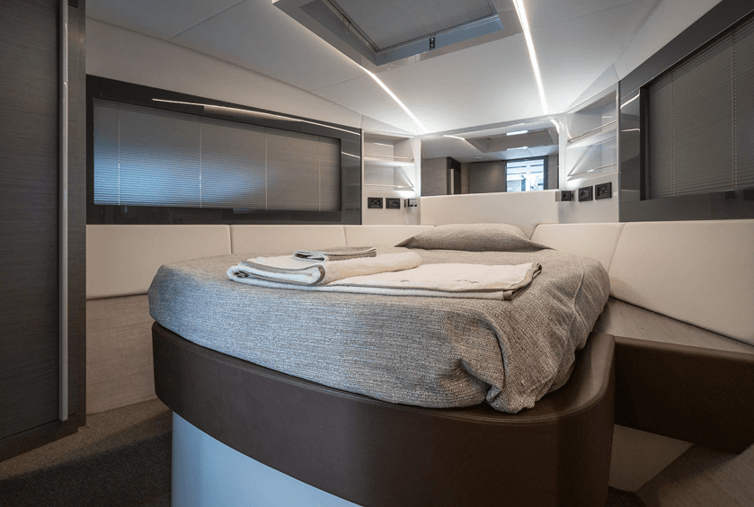 Pershing 5X