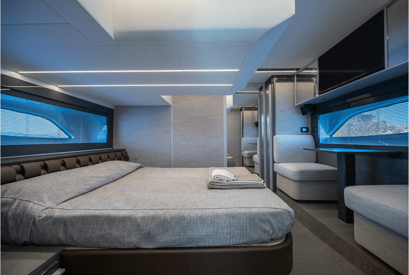 Pershing 5X