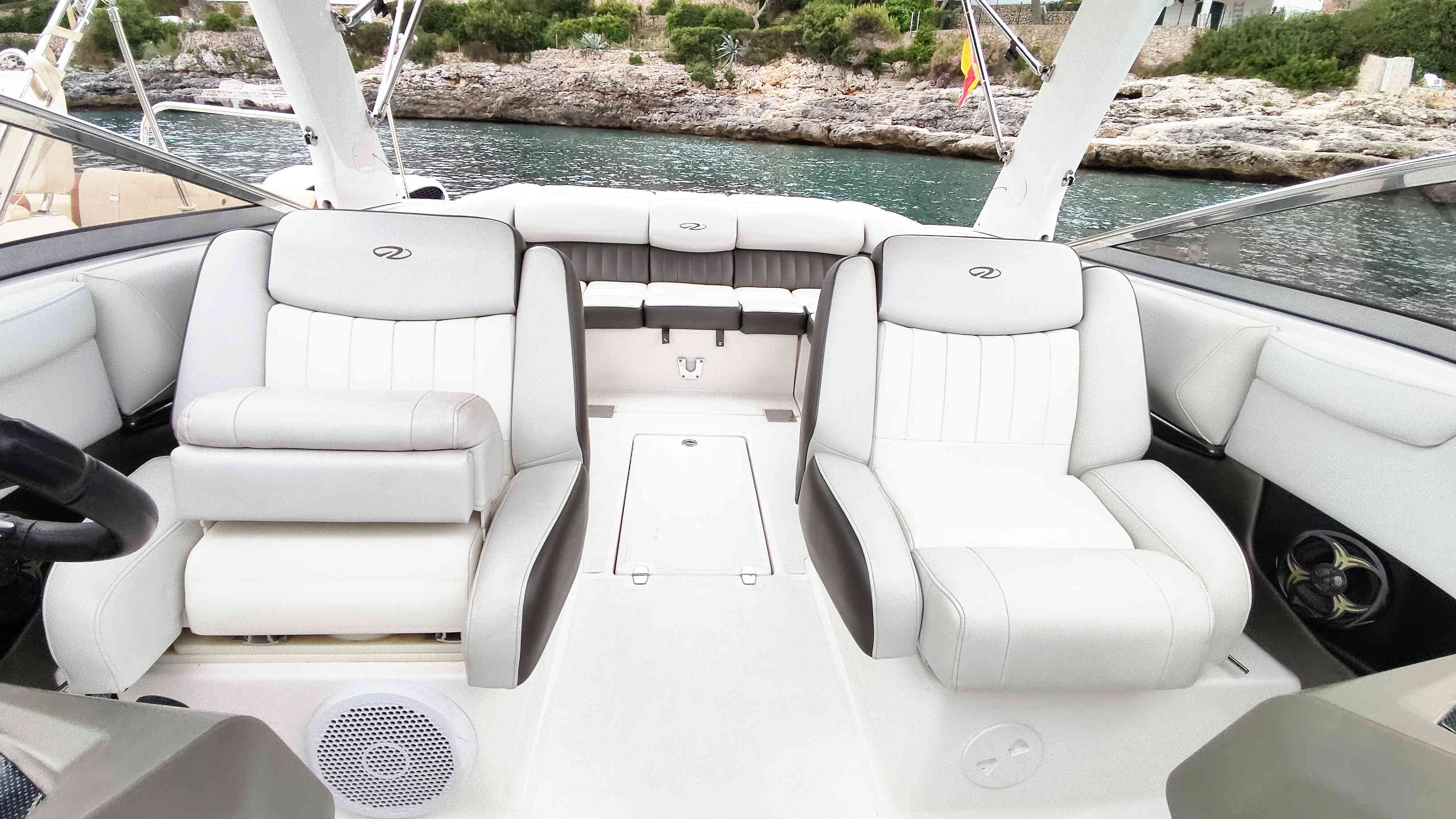 Regal 2700
