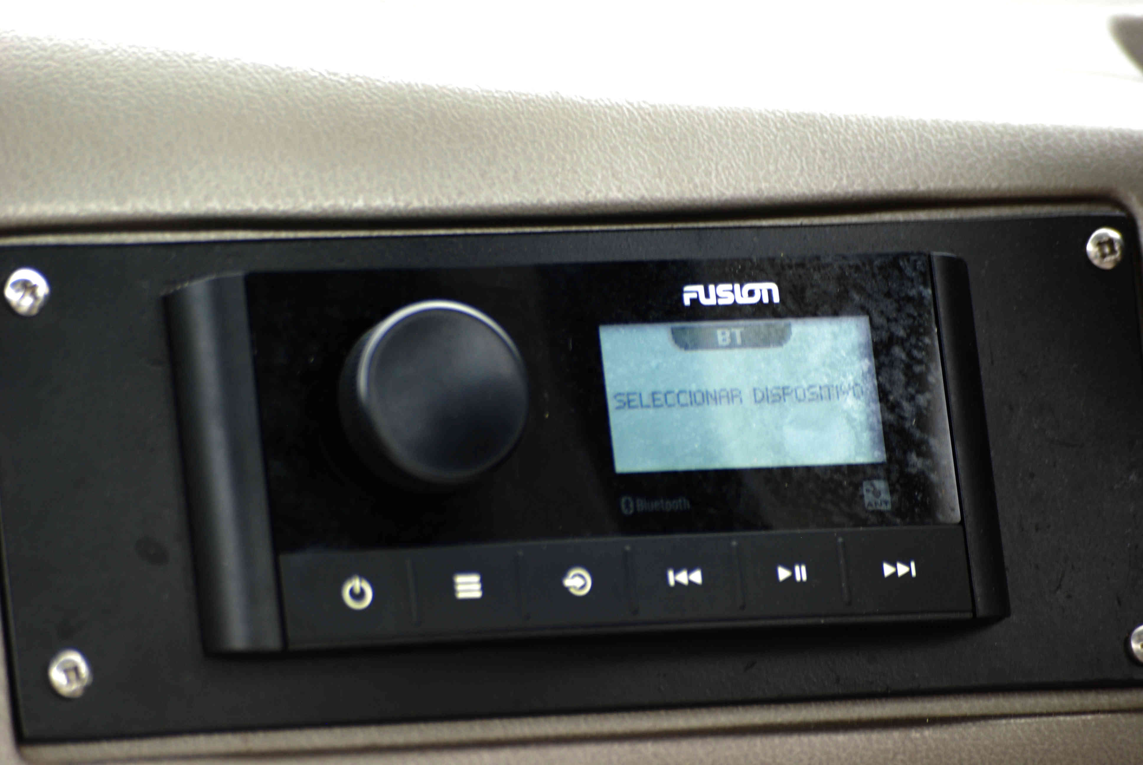 Regal 2700