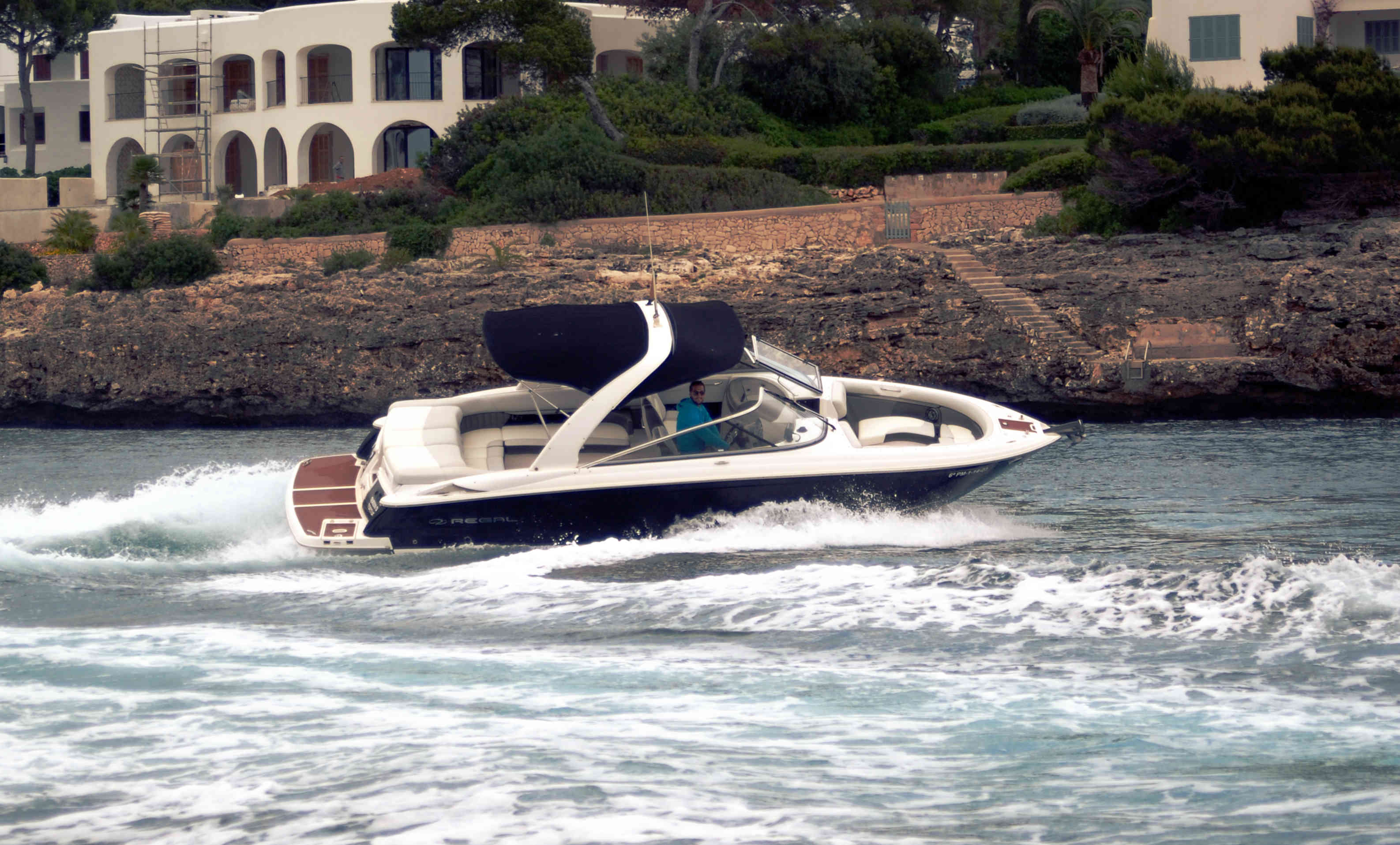 Regal 2700