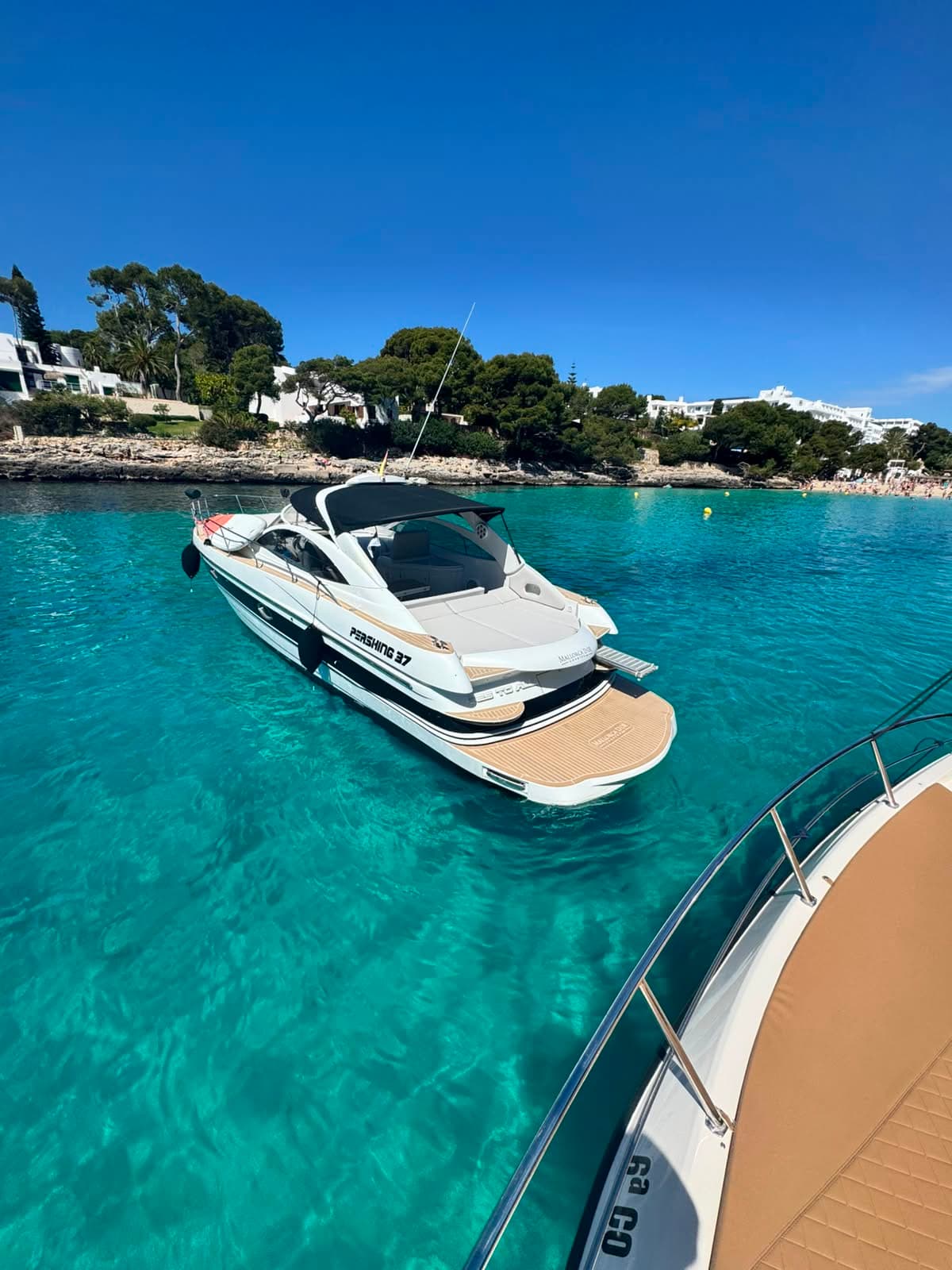 PERSHING 37 SPORT YACHT