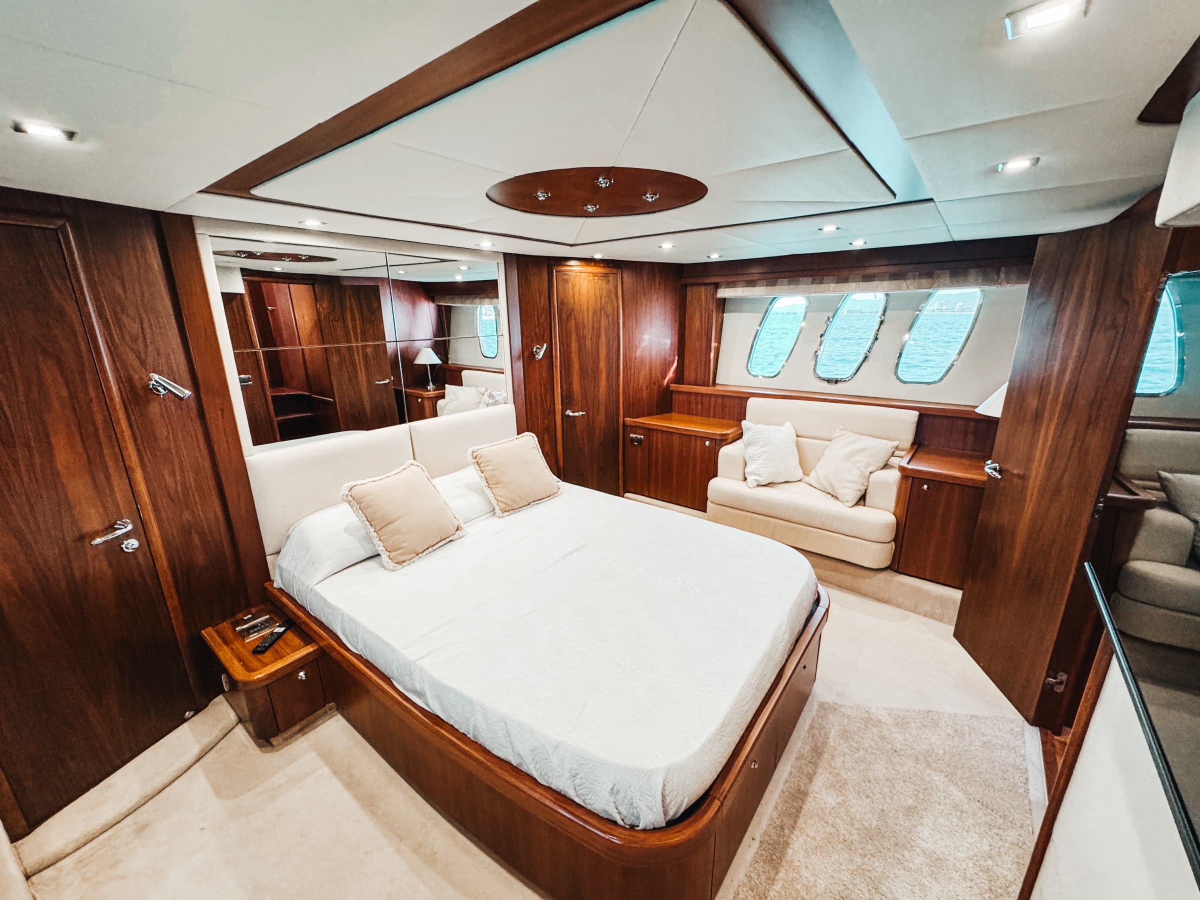 SUNSEEKER MANHATTAN 66 | TAPIA BAY